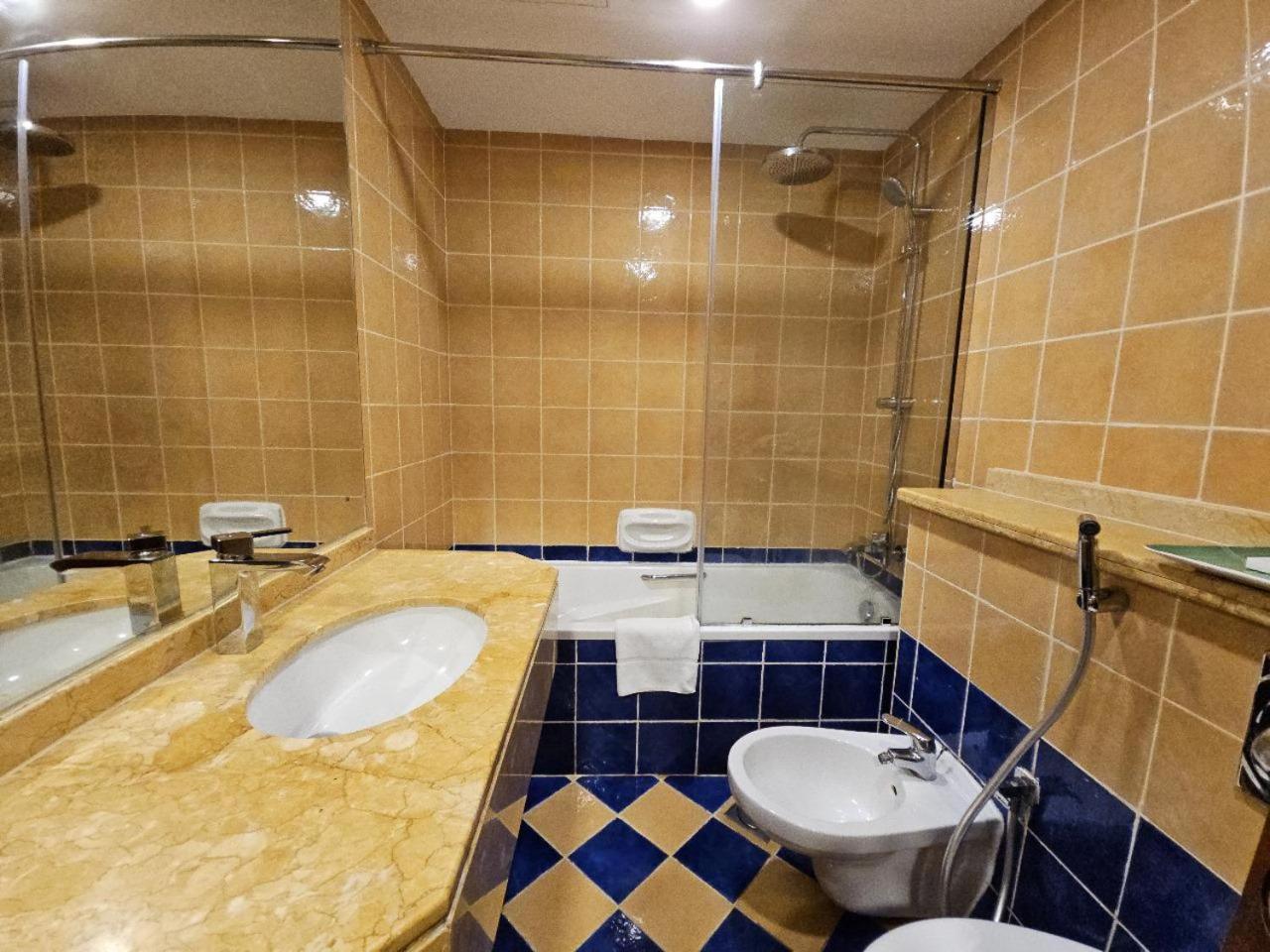 Royal Concorde Hotel & Suite Dubai Dış mekan fotoğraf