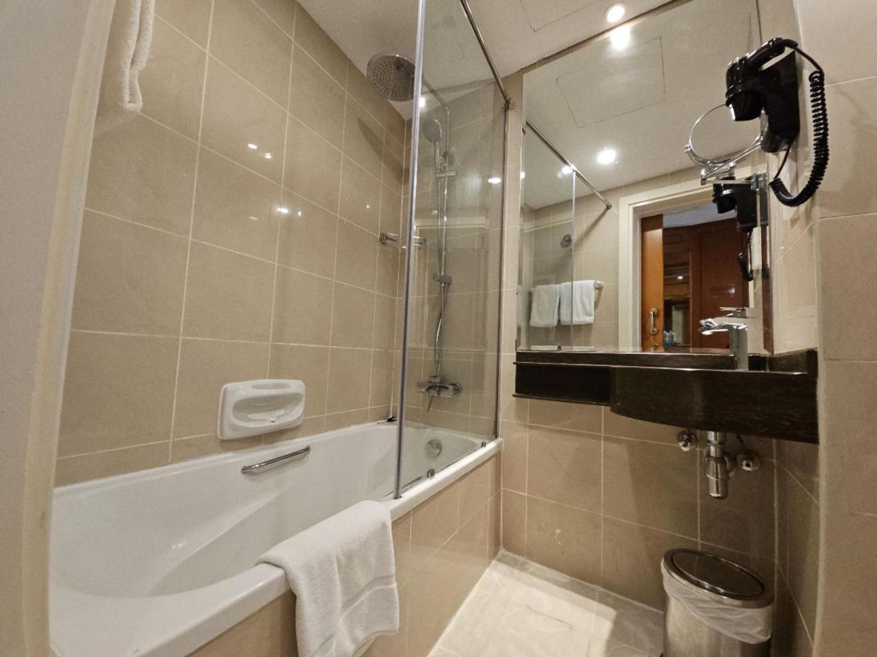 Royal Concorde Hotel & Suite Dubai Dış mekan fotoğraf
